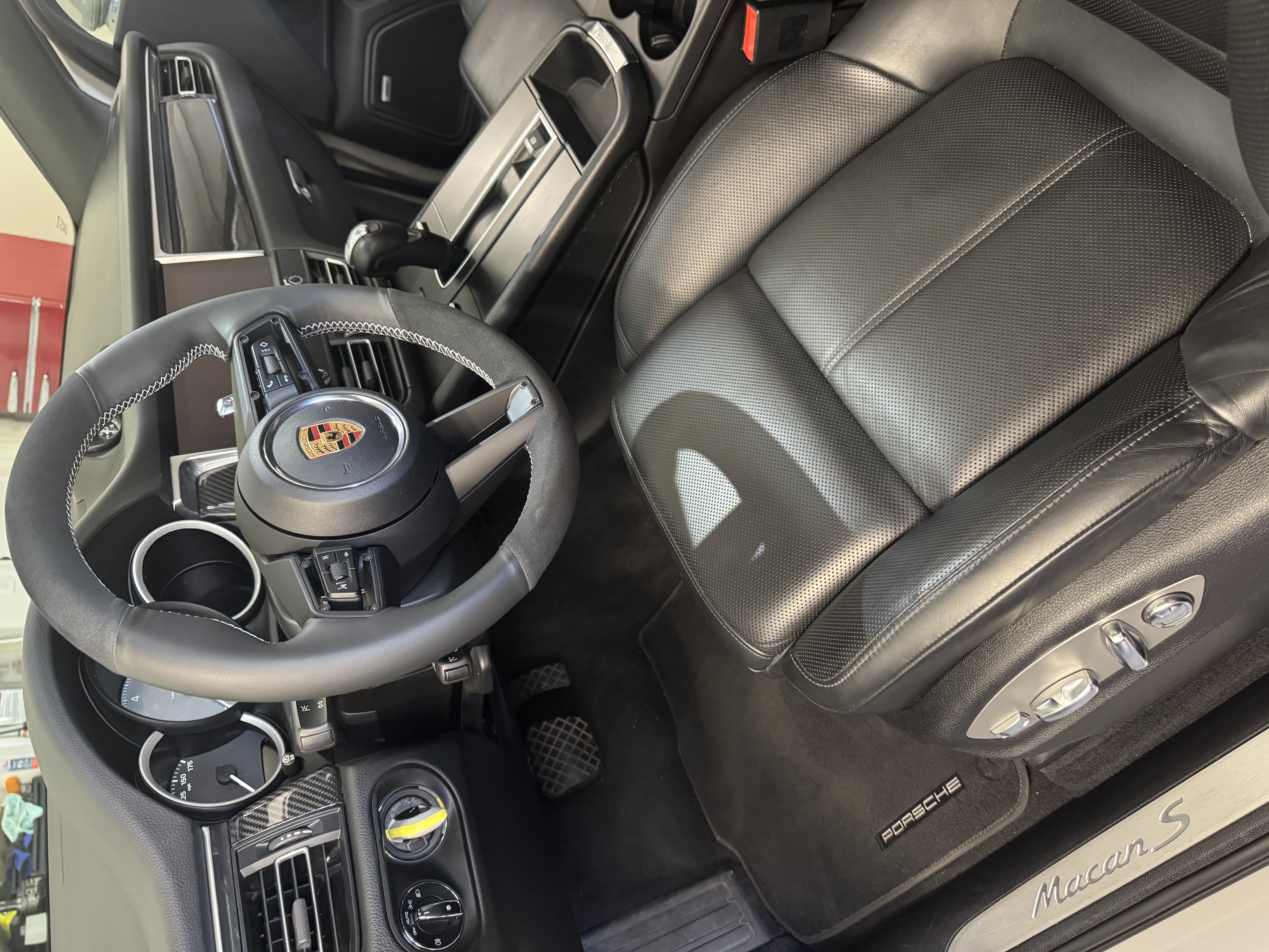 Used 2022 Porsche Macan S AWD/4WD image 12