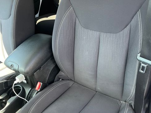 Used 2013 Jeep Wrangler Unlimited Rubicon w/ Connectivity Group image 16