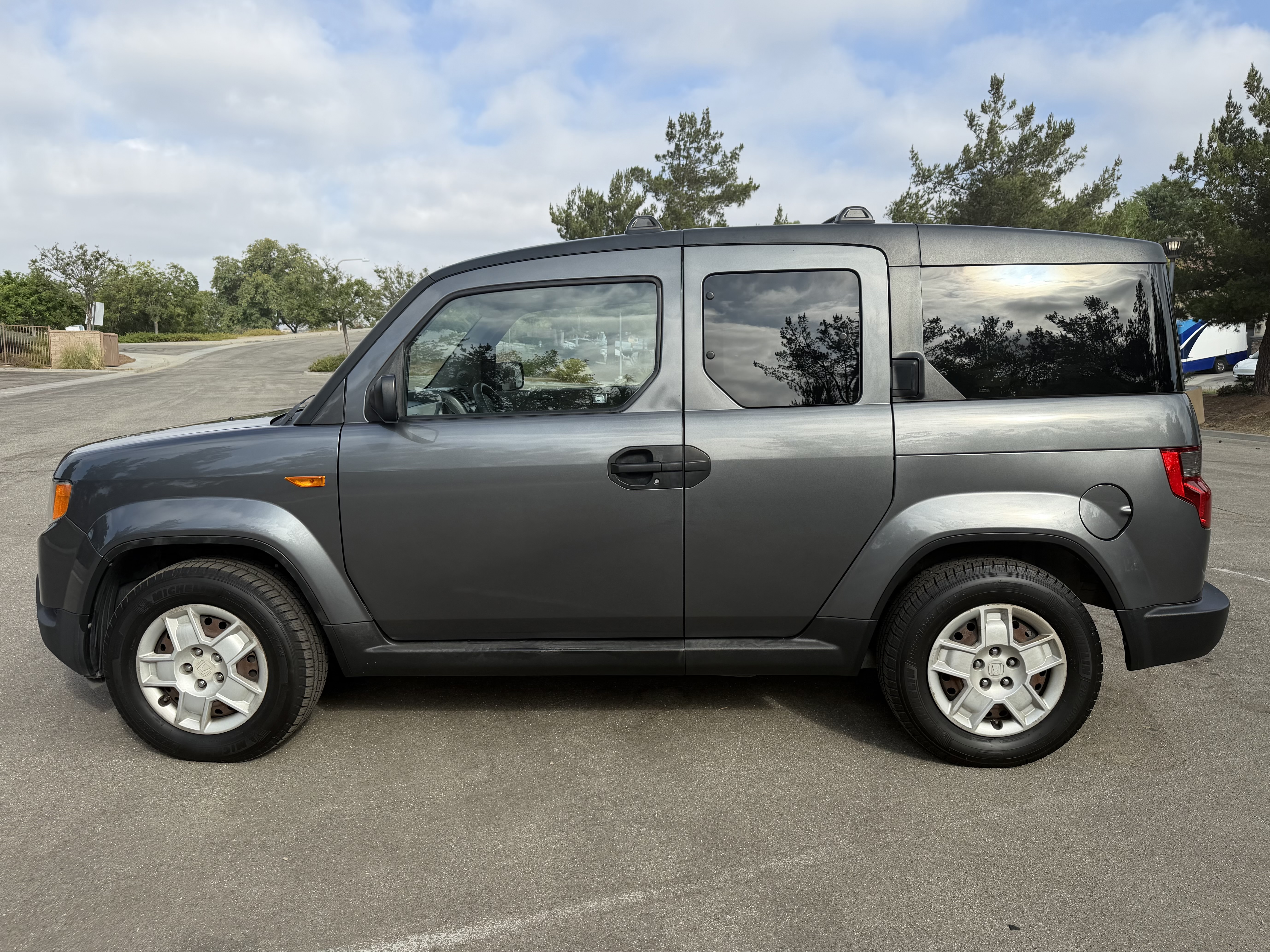 Used 2011 Honda Element LX image 24
