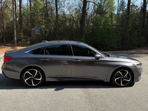 Used 2019 Honda Accord Sport image 10