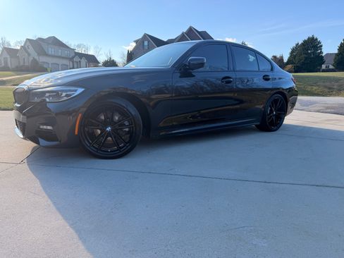 Used 2020 BMW 330i Sedan w/ M Sport Package image 15
