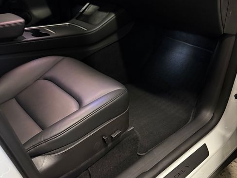 Used 2022 Tesla Model Y Performance image 18