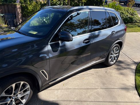 Used 2021 BMW X5 xDrive45e w/ Premium Package AWD/4WD image 9