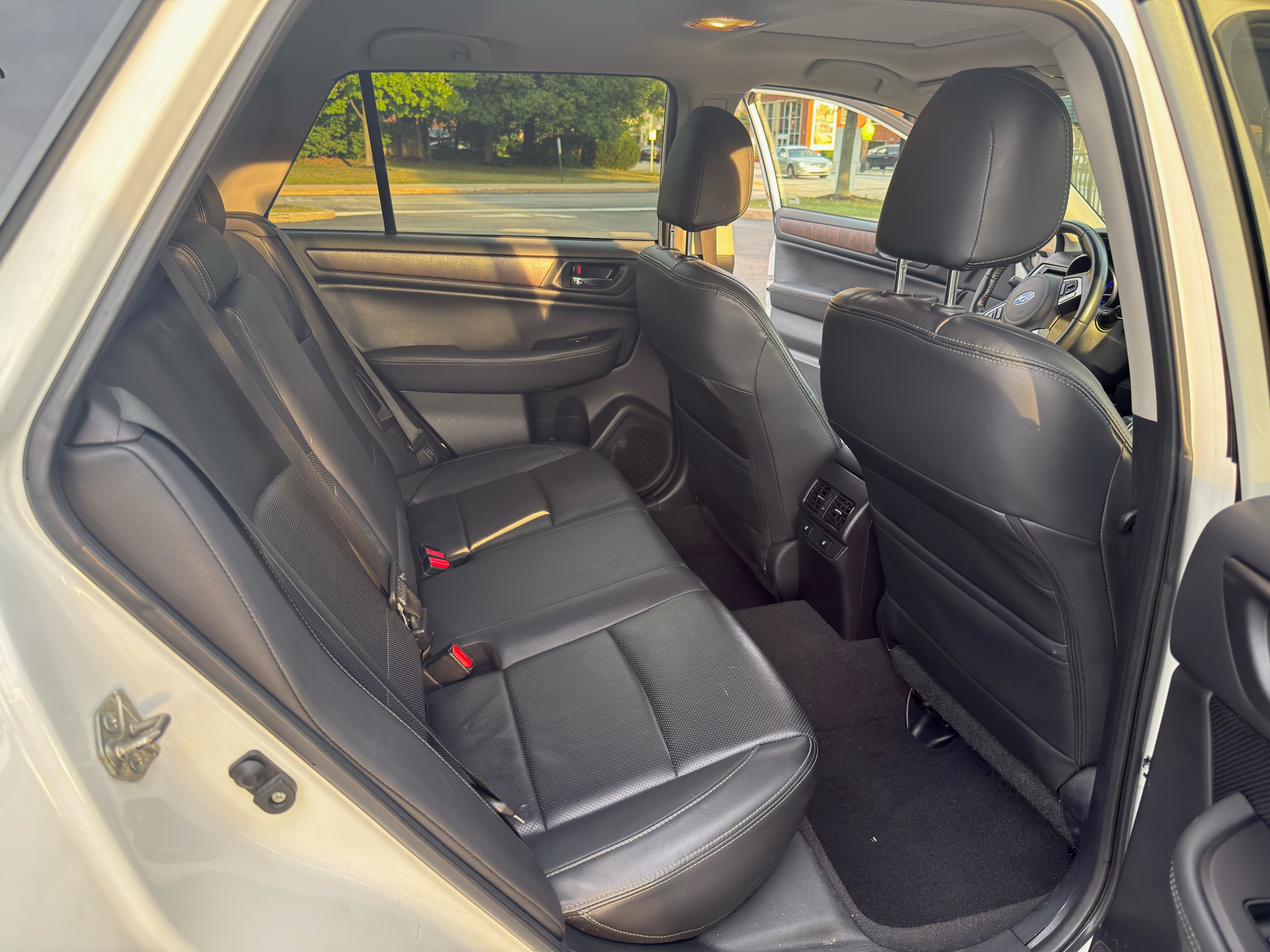 Used 2015 Subaru Outback 2.5i Limited AWD/4WD image 19