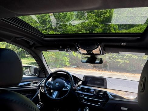 Used 2018 BMW 530e image 28