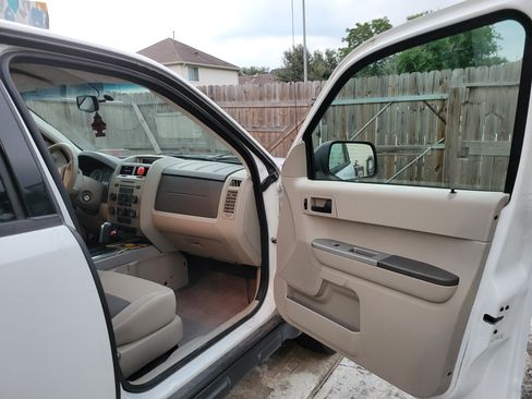 Used 2008 Ford Escape 2WD Hybrid image 13