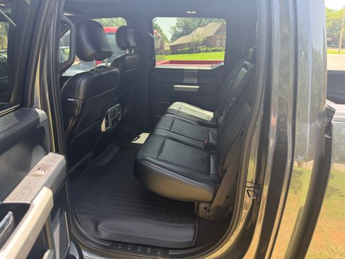 Used 2017 Ford F150 Lariat w/ Equipment Group 502A Luxury AWD/4WD image 7