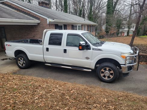 Used 2011 Ford F350 XLT w/ XLT Interior Pkg image 1