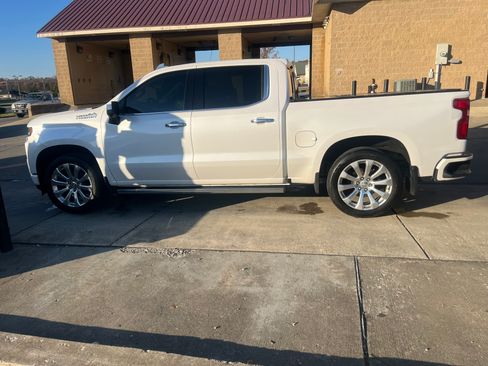 Used 2020 Chevrolet Silverado 1500 High Country w/ Technology Package image 5