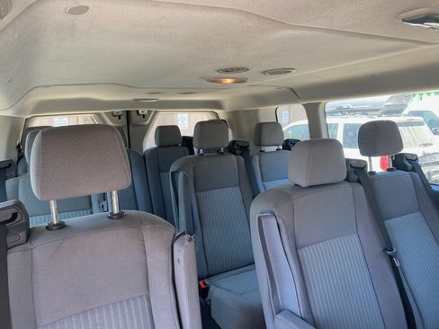 Used 2017 Ford Transit 350 XLT image 4