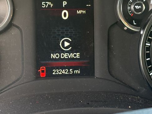 Used 2024 RAM 2500 Tradesman w/ Chrome Appearance Group image 10