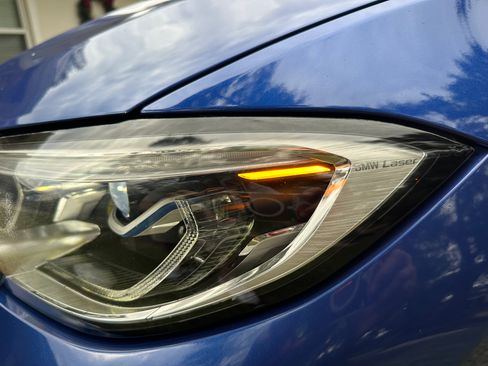 Used 2019 BMW 330i Sedan w/ M Sport Package image 9