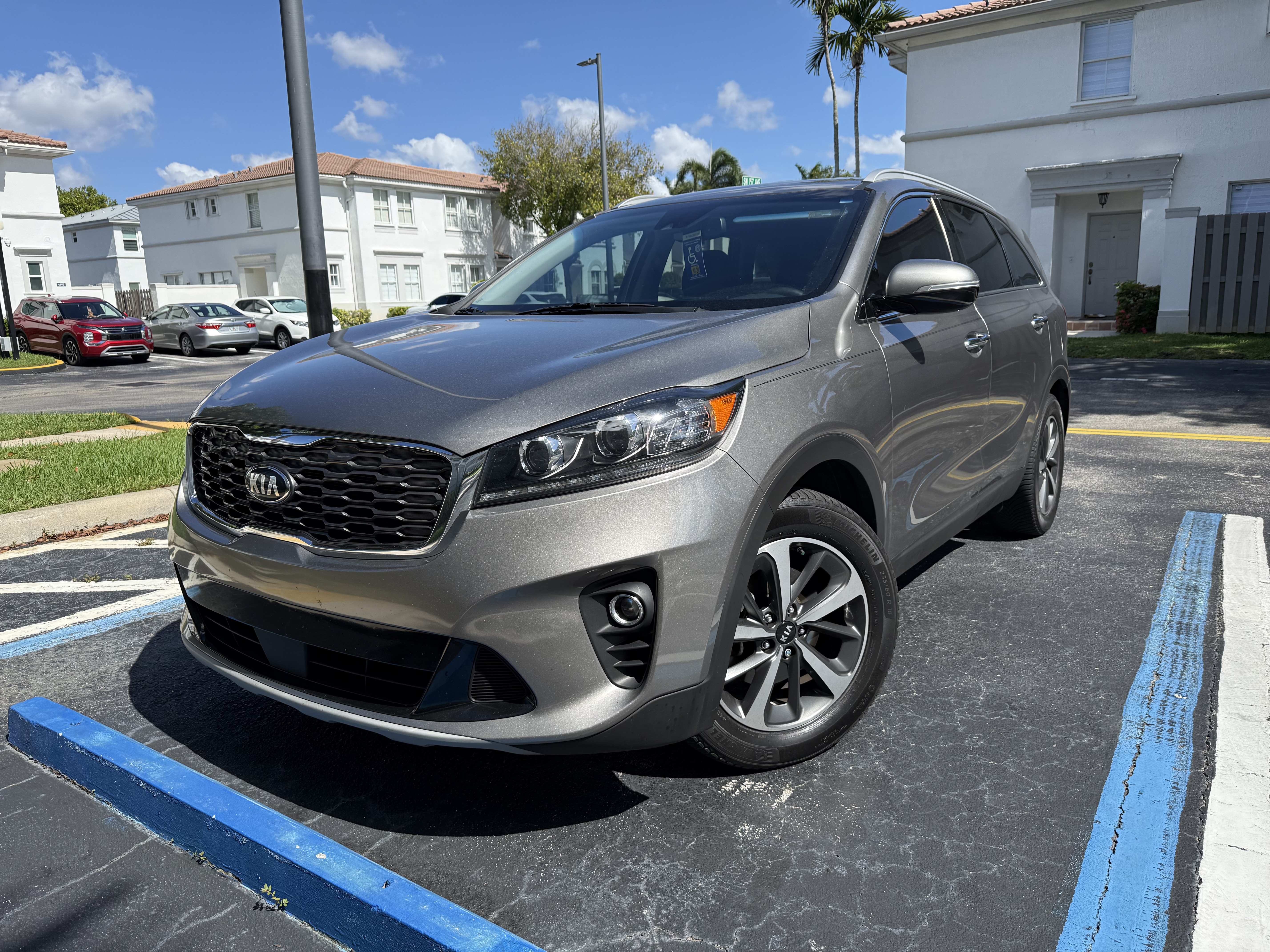 Used 2019 Kia Sorento EX FWD image 1