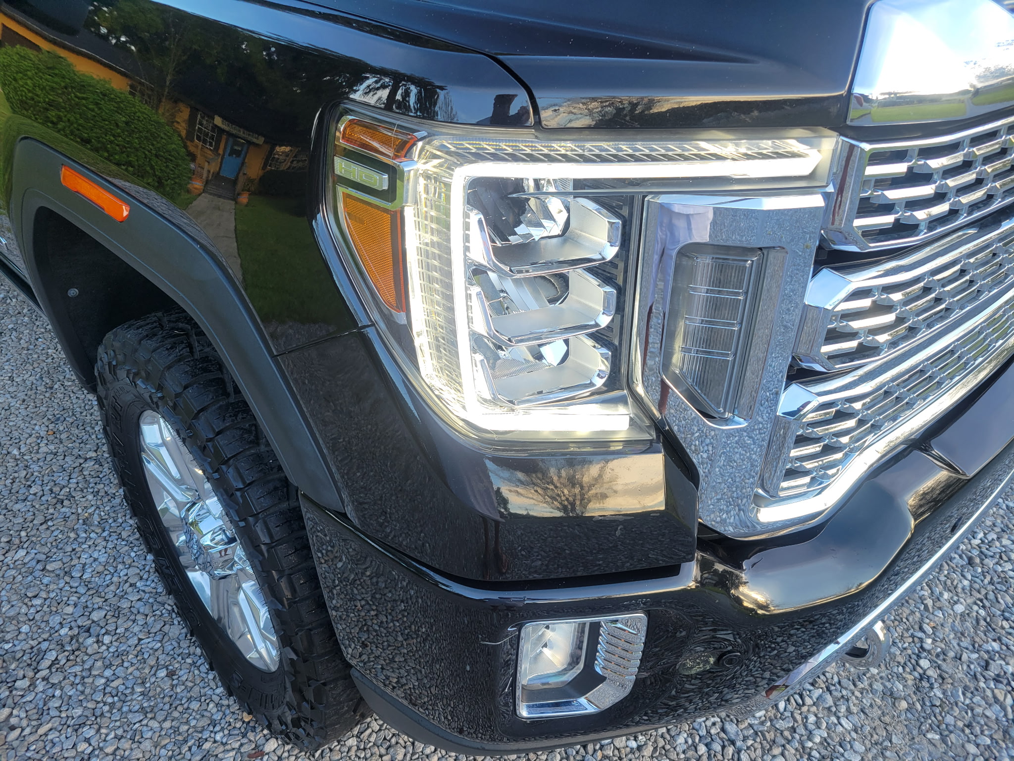 Used 2023 GMC Sierra 2500 Denali w/ Denali Black Diamond Edition AWD/4WD image 6