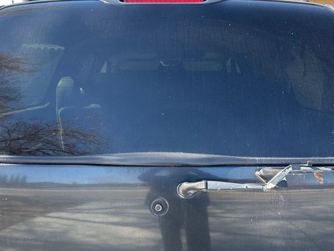 Used 2004 Chevrolet Suburban LS RWD image 4