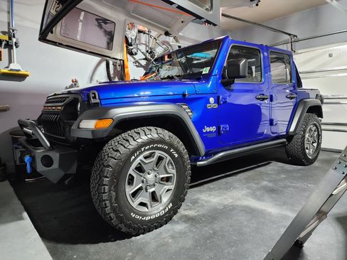 Used 2018 Jeep Wrangler Unlimited Sport image 6