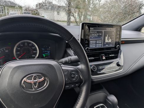 Used 2021 Toyota Corolla SE w/ SE Premium Package image 10