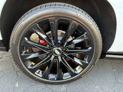 Used 2026 Cadillac Escalade ESV V AWD/4WD image 5