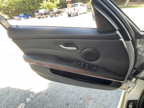 Used 2011 BMW 328i xDrive Sedan image 11