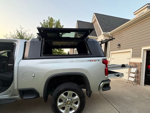Used 2022 Chevrolet Silverado 2500 LTZ w/ Gooseneck/5TH Wheel Package AWD/4WD image 5
