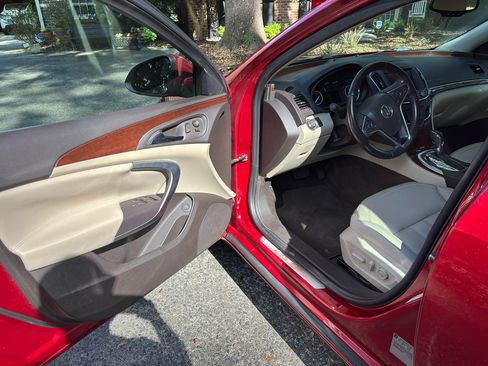 Used 2014 Buick Regal image 18