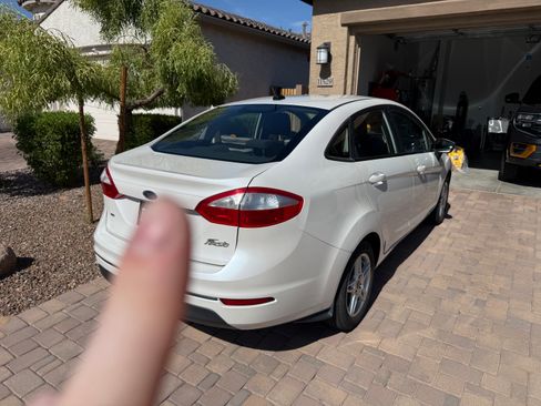 Used 2018 Ford Fiesta SE FWD image 6