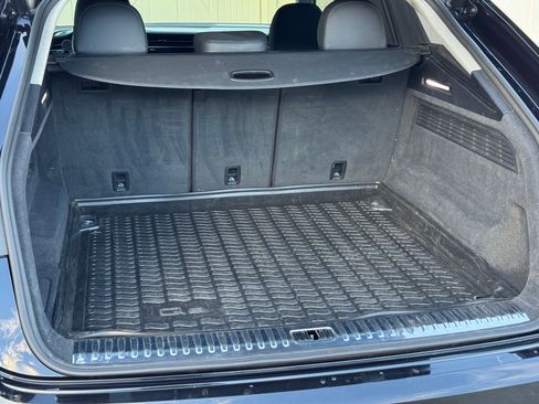 Used 2020 Audi Q8 Prestige w/ Prestige Package image 8