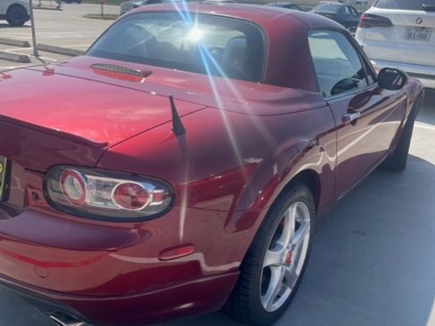 Used 2008 MAZDA MX-5 Miata Grand Touring w/ Premium Pkg image 9