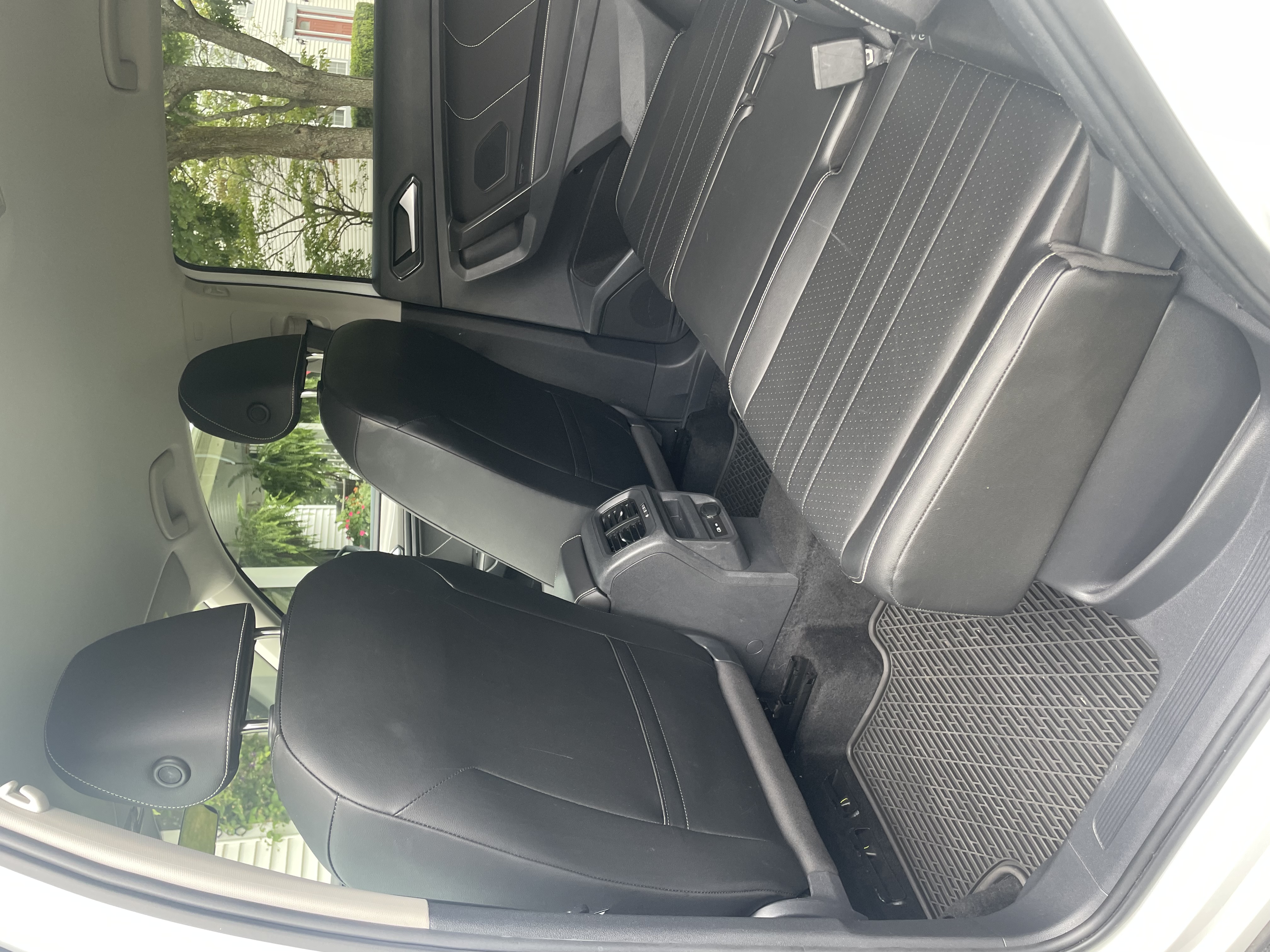 Used 2022 Volkswagen Tiguan SE AWD/4WD image 6