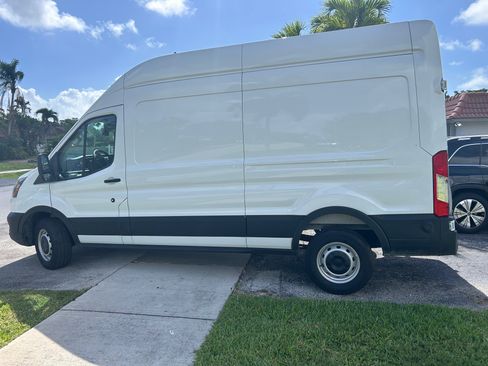 Used 2025 Ford Transit 250 148 High Roof RWD image 8