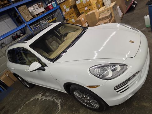 Used 2014 Porsche Cayenne Diesel image 2