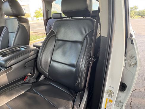 Used 2019 Chevrolet Silverado 2500 LT AWD/4WD image 17