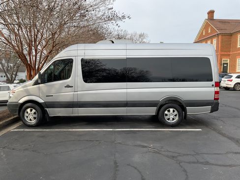 Used 2008 Dodge Sprinter 2500 image 2