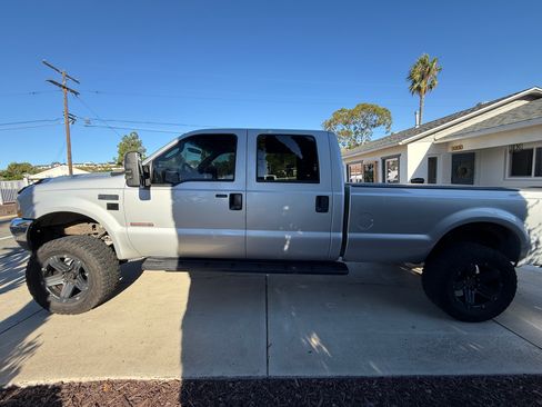 Used 2004 Ford F350 XLT image 6