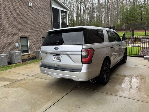 Used 2018 Ford Expedition Max Platinum image 8