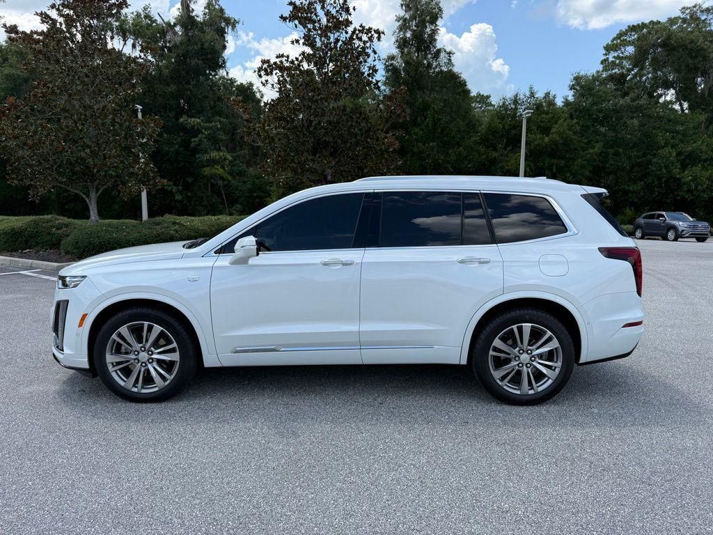 Used 2023 Cadillac XT6 Premium Luxury FWD image 2