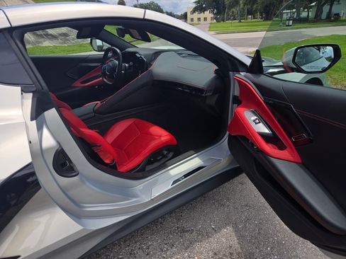 Used 2024 Chevrolet Corvette Stingray Preferred Cpe w/ Z51 Performance Package image 9