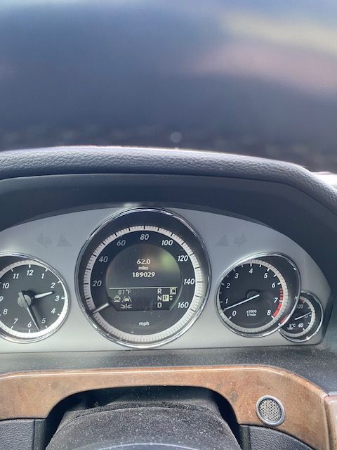 Used 2010 Mercedes-Benz E 550 4MATIC Sedan image 24