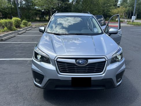 Used 2021 Subaru Forester Premium AWD/4WD image 11