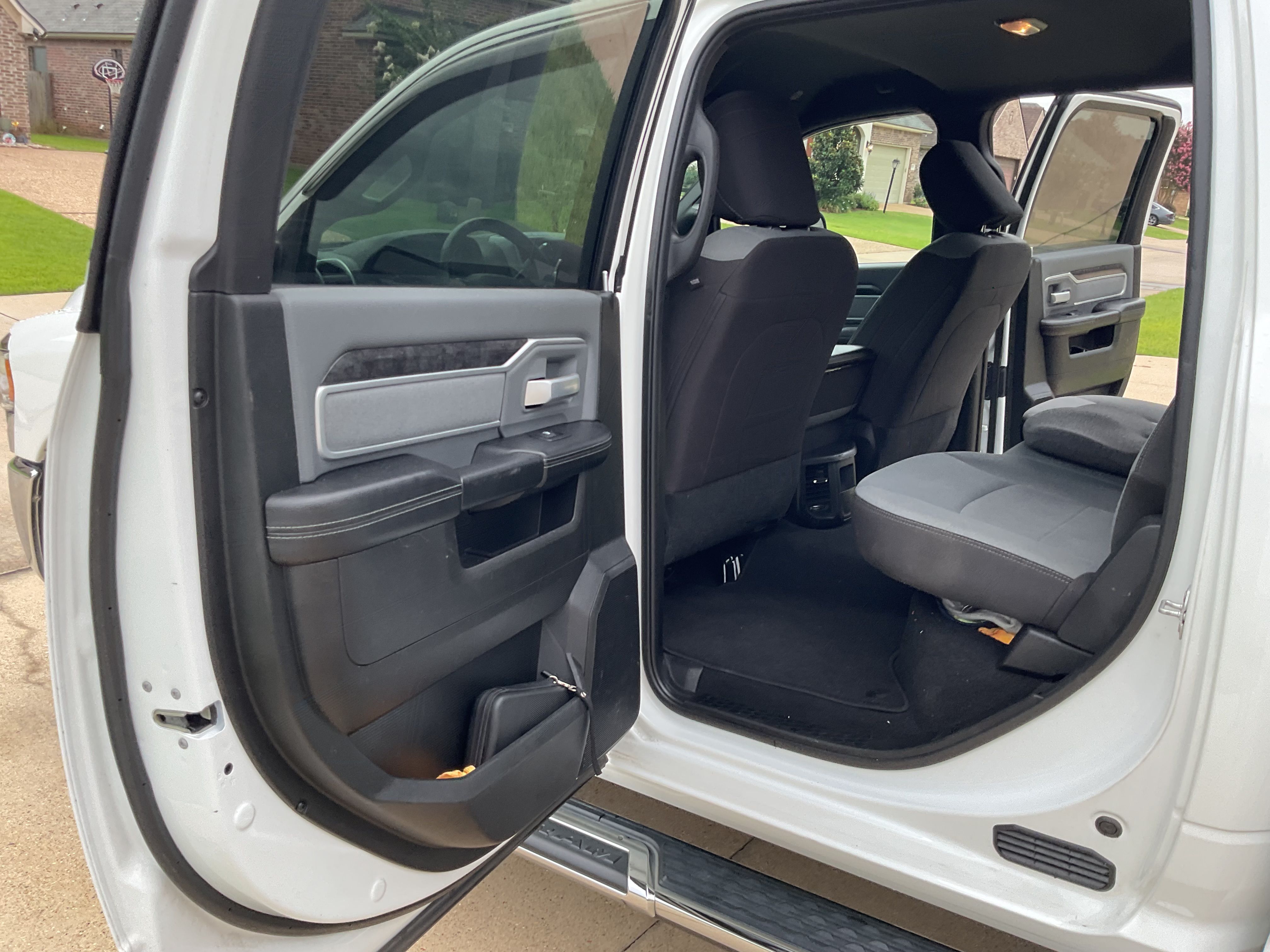 Used 2022 RAM 2500 Big Horn AWD/4WD image 17