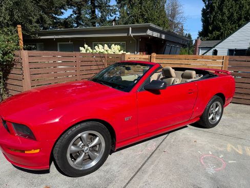 Used 2006 Ford Mustang GT Premium RWD image 1