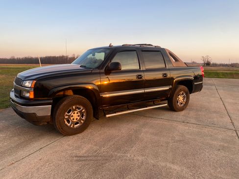 Used 2006 Chevrolet Avalanche Z71 w/ Sun And Sound Package AWD/4WD image 9