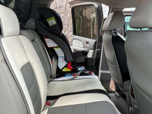 Used 2014 Chevrolet Silverado 2500 LTZ w/ LTZ Plus Package image 16