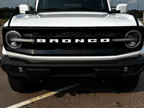 Used 2022 Ford Bronco Outer Banks AWD/4WD image 6