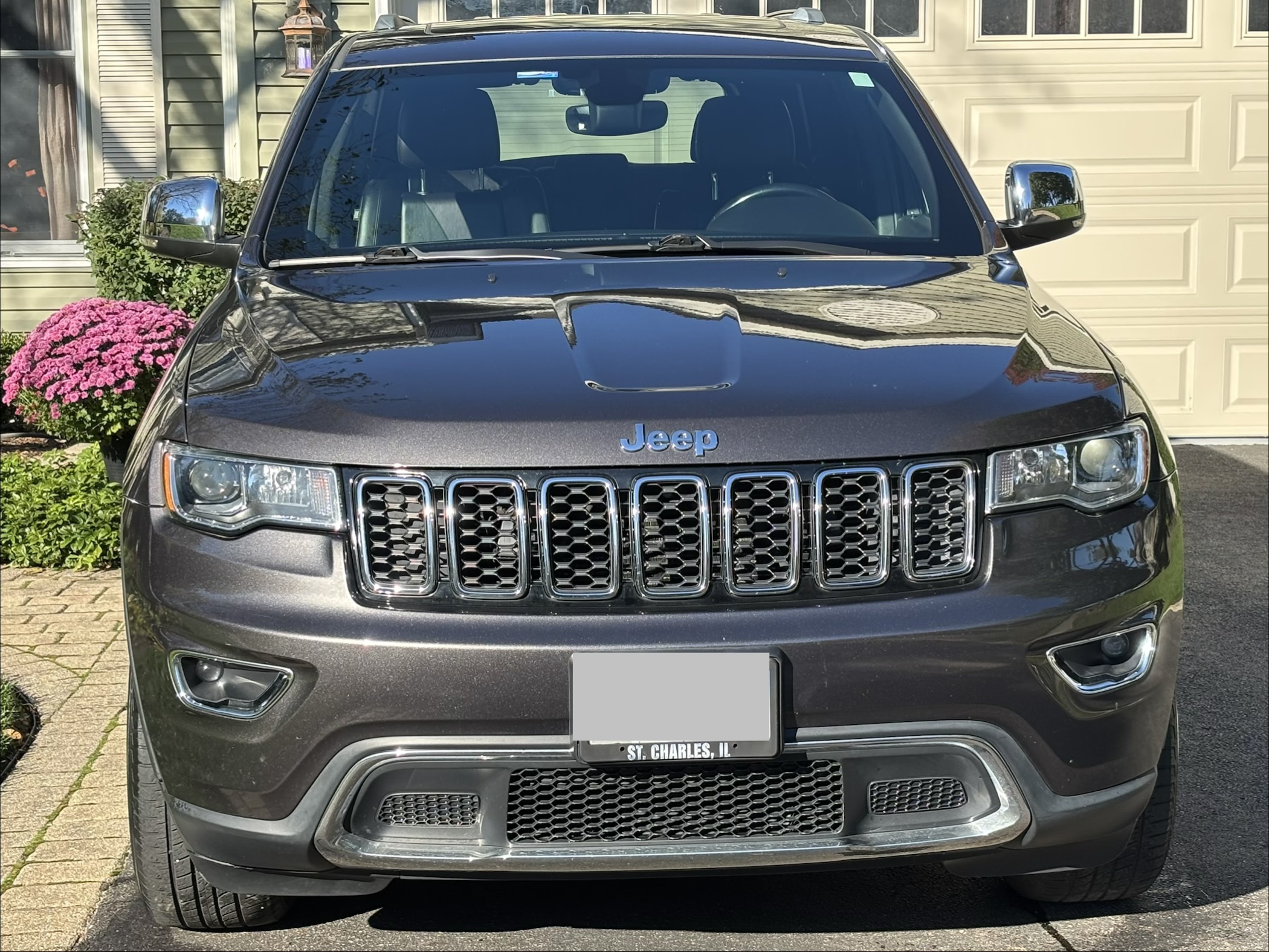 Used 2018 Jeep Grand Cherokee Limited AWD/4WD image 1
