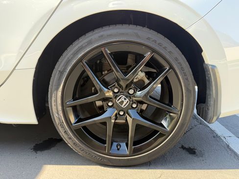 Used 2023 Honda Civic Sport image 5