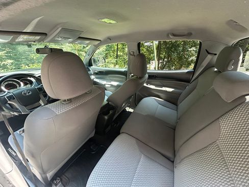Used 2012 Toyota Tacoma PreRunner w/ Convenience Pkg RWD image 9