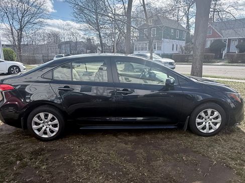 Used 2022 Toyota Corolla LE image 10