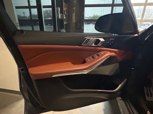 Used 2024 BMW X7 M60i w/ Executive Package image 9