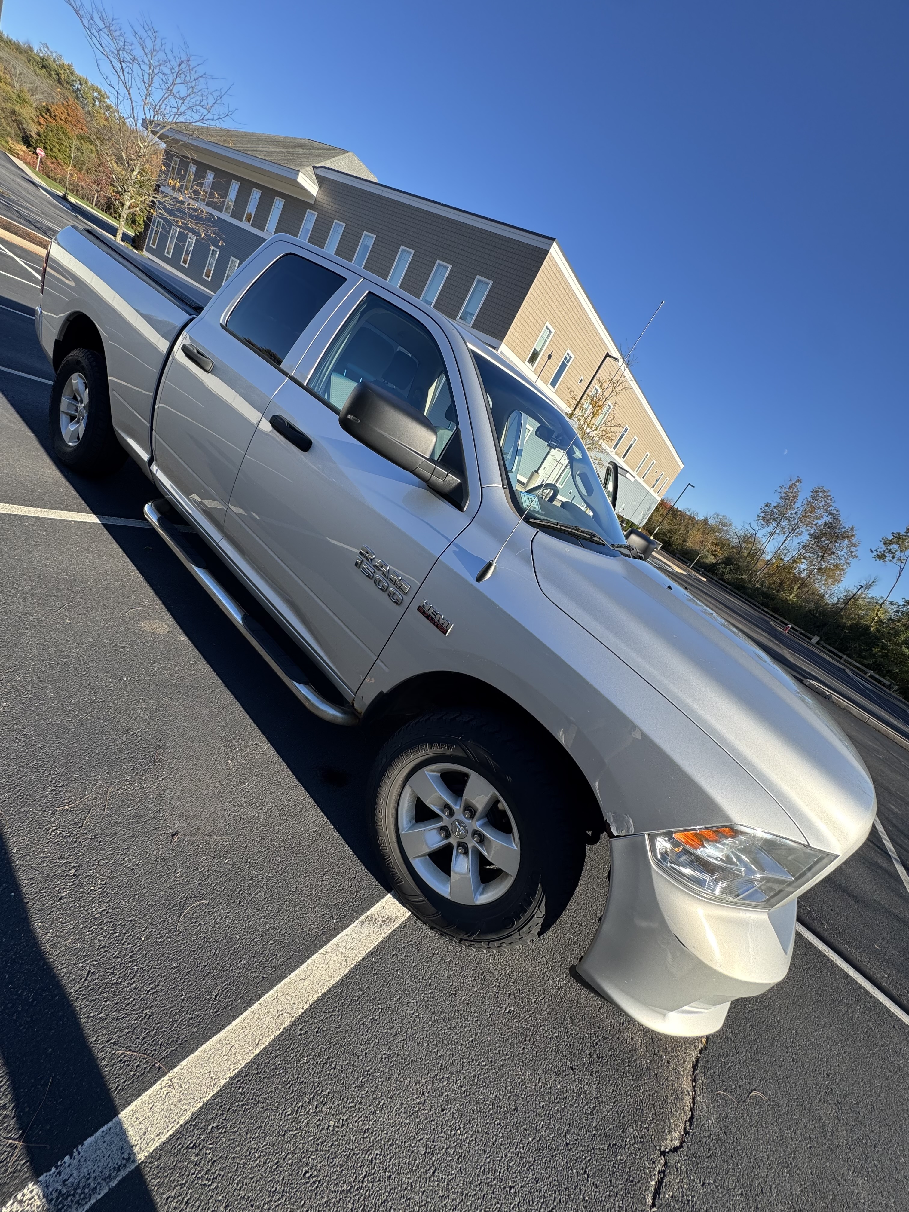 Used 2017 RAM 1500 Express AWD/4WD image 4